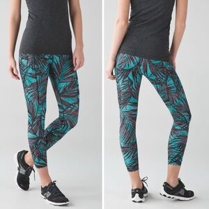 LULULEMON Tight Stuff Tight in Mini Palm Lace Tofino Teal Multi Sz. 8